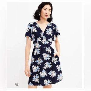 LOFT | Dresses | Floral‎ Flutter Vneck Pocket Dress